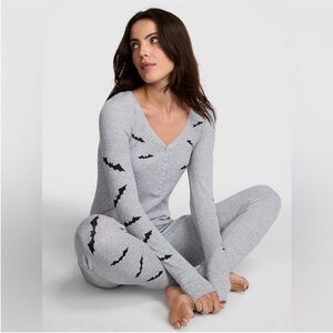 PINK Victoria's Secret Bat Print Pajama Set Halloween onesie NWT XL thermal